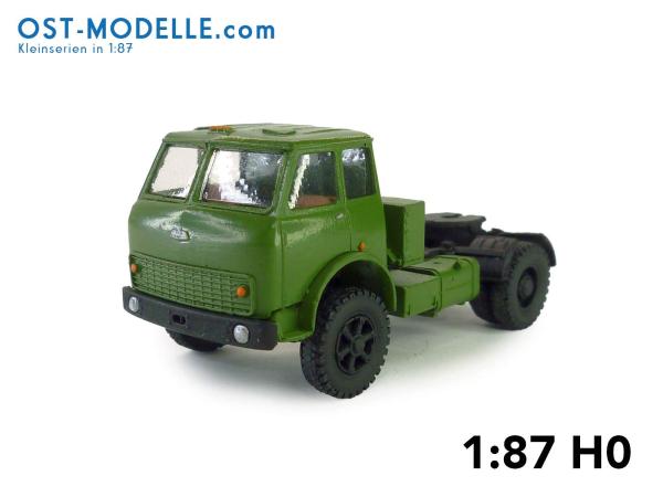 MAZ 504 Sattelzugmaschine grün